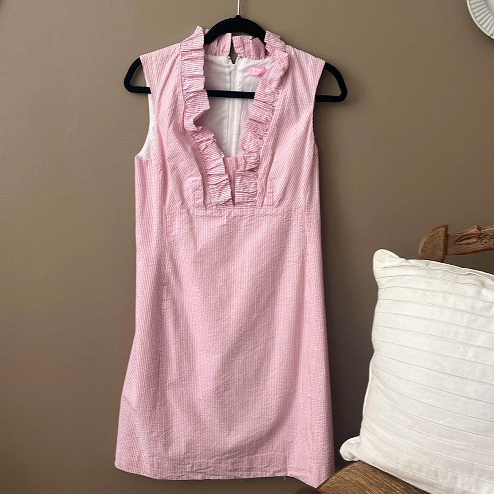 LILLY PULITZER casual summer dress. Ruffled  neck, cut low. Sleeveless. Size 8.